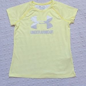 Under Armour top